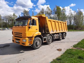 Самосвал Mercedes-Benz