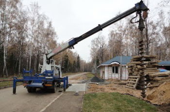 Ямобур на базе Mitsubishi Canter